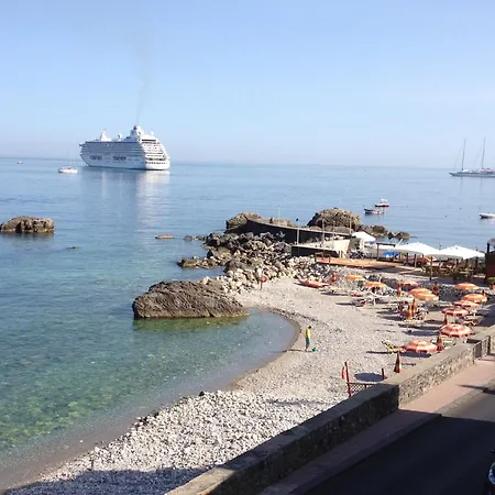 Bed & Breakfast Miramare Giardini Naxos