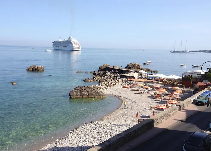 Bed & Breakfast Miramare Giardini Naxos